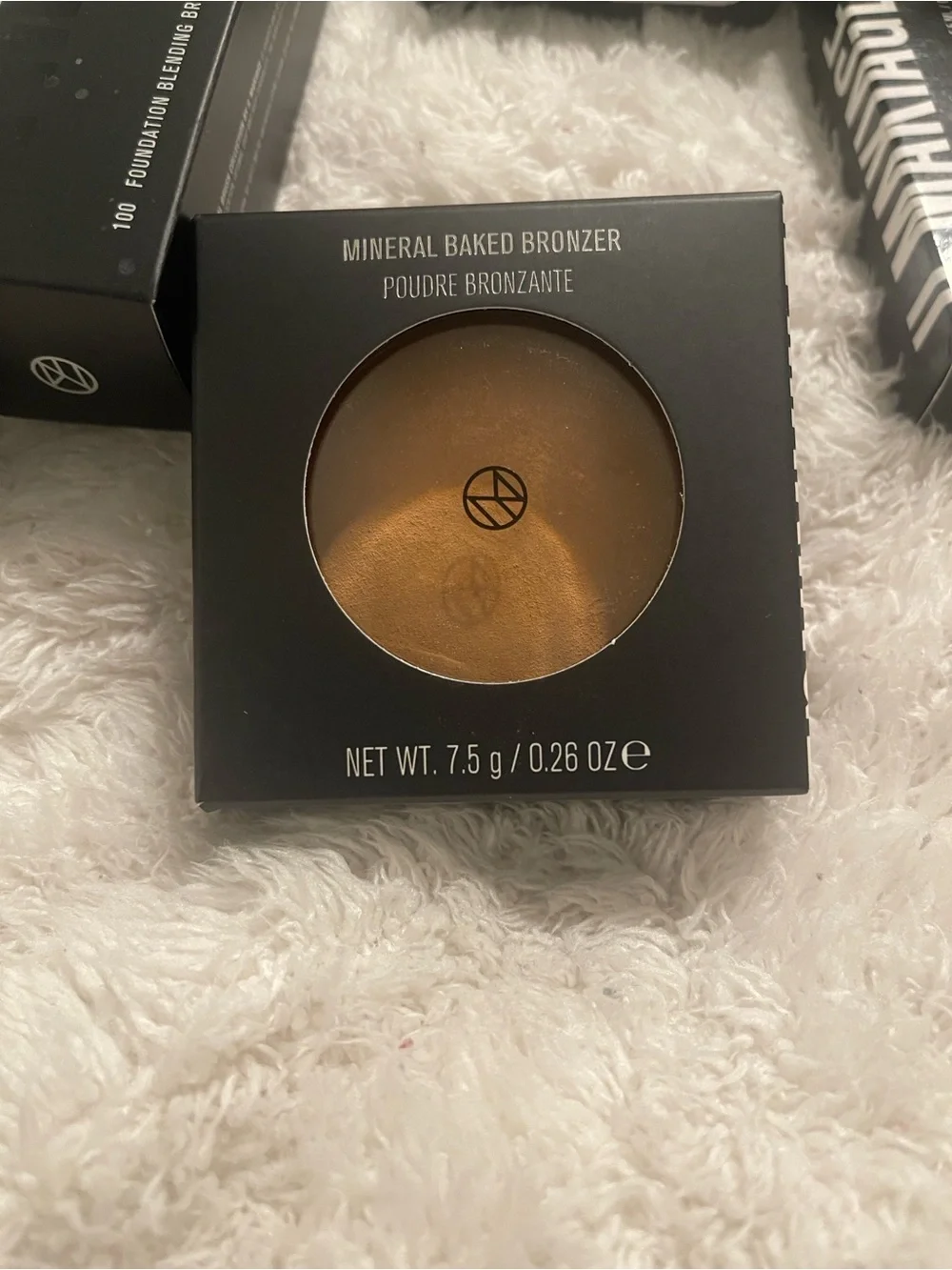 IL MAKIAGE Black Makeup Brush & Compact Set with Gold Accent